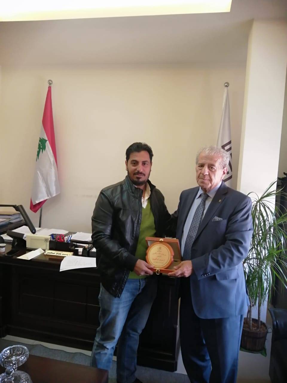 الخمعلي يكرم الأستاذ الدكتور وسيم شاهين في مكتبه( كياني)