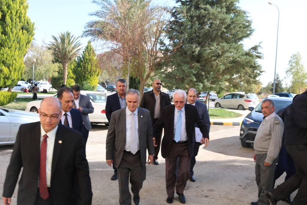 وزير التعليم العالي محي الدين توق يزور جامعة الحسين بن طلال.