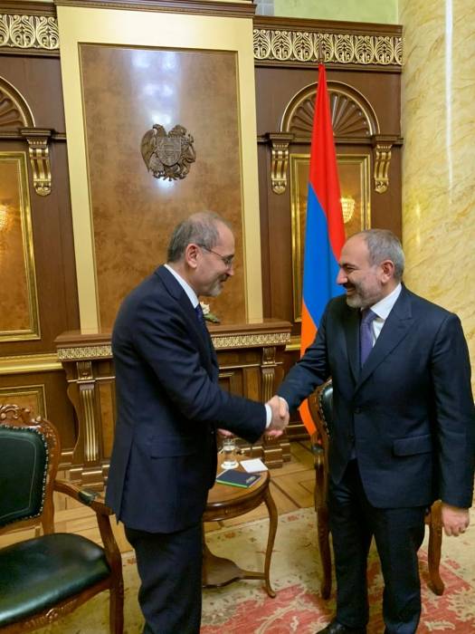 وزير الخارجية يلتقي رئيس وزراء ووزير خارجية ارمينيا