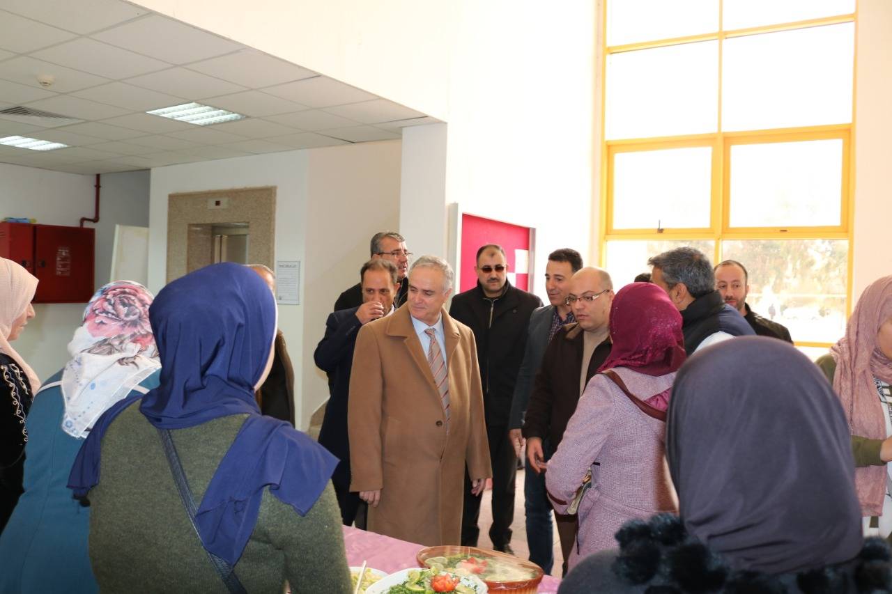 استمرار حملة (إفحصي... كلنا معك) في جامعة الحسين بن طلال