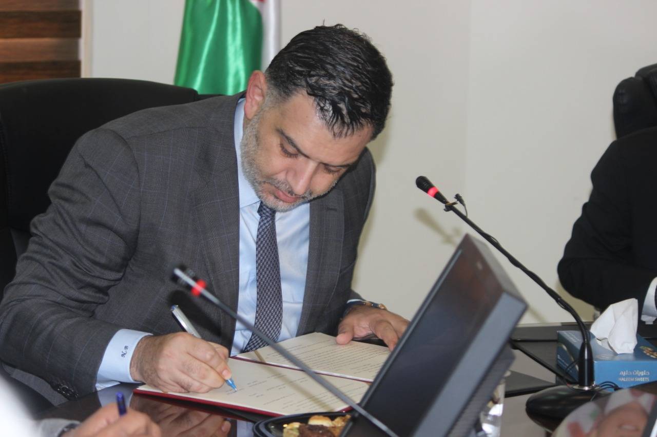 العمل: 2555 فرصة تدريب تنتهي بالتشغيل