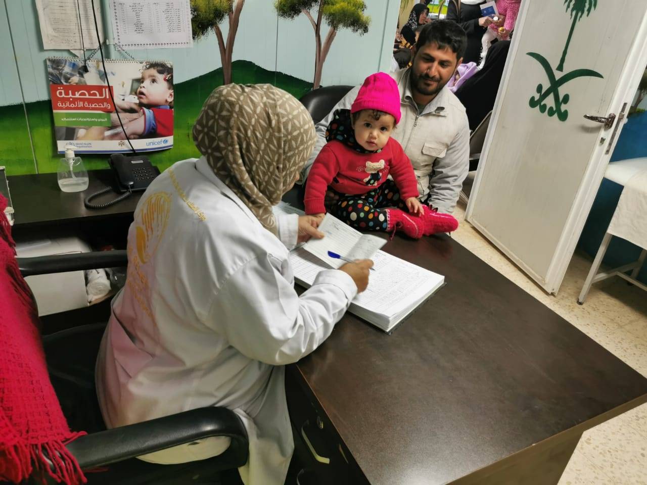 عيادات مركز الملك سلمان للإغاثة تقدم العلاج لاكثر من 19الف حالة مرضية في مخيم الزعتري خلال نوفمبر الماضي 