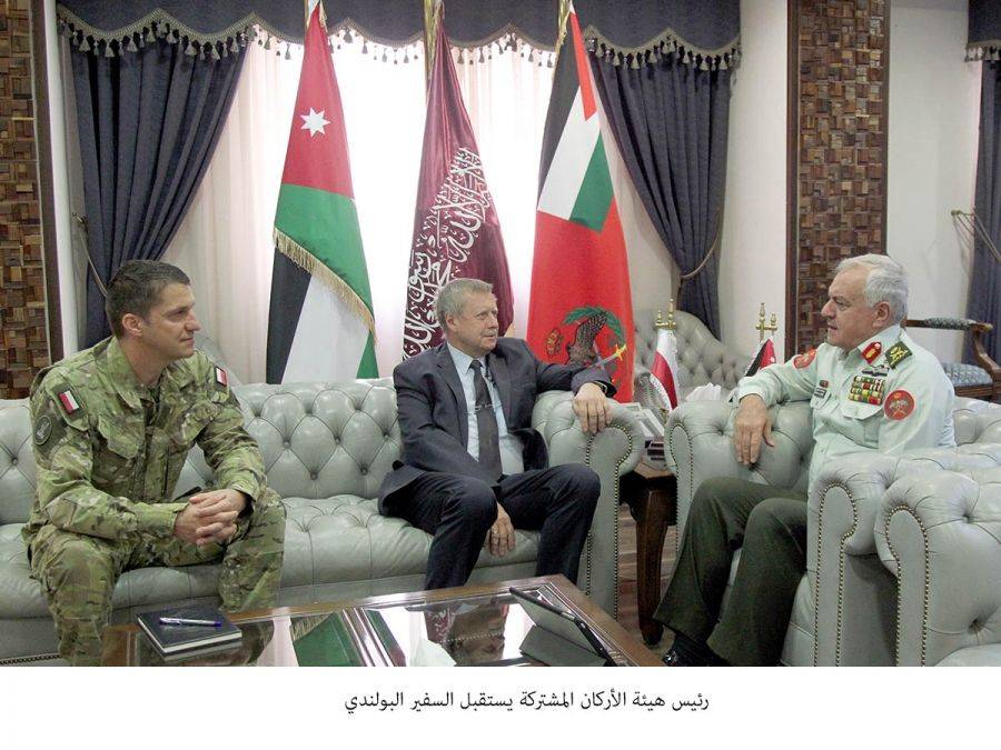 اللواء الركن الحنيطي يستقبل السفير البولندي في عمان