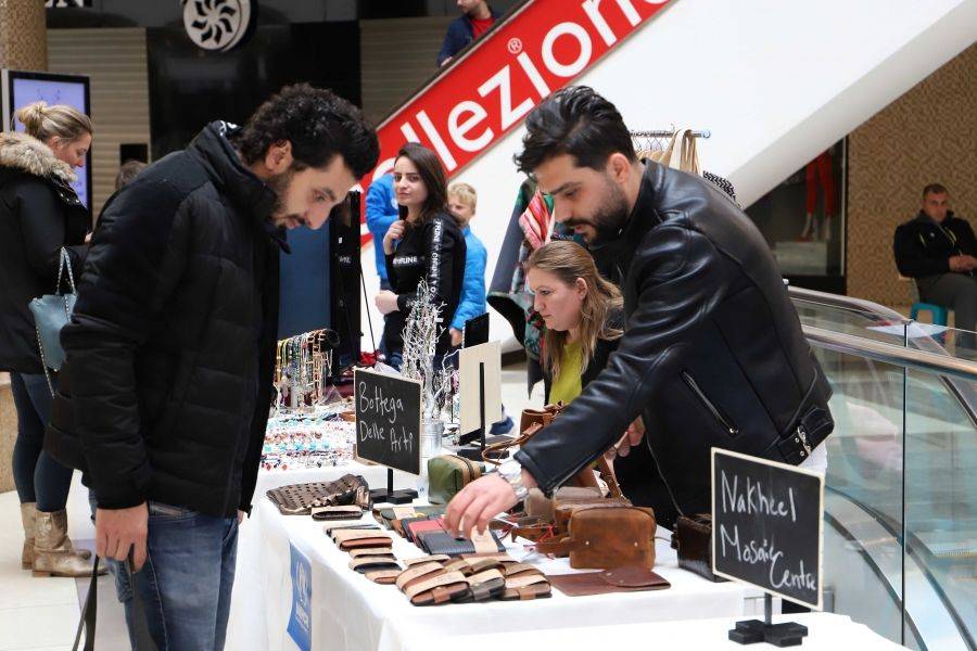 بازار الشتاء مع اللاجئين يواصل فتح أبوابه