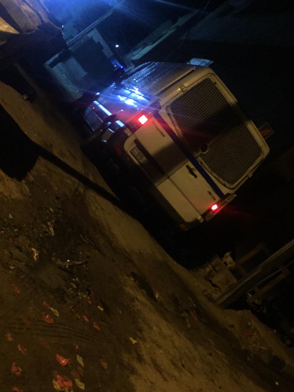 عشريني يقدم على إضرام النار في جسده في سوق الشونه