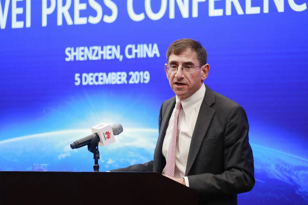 بشأن برنامج الدعم الحكومي .. هواوي تطلب من المحكمة إلغاء أمر لجنة الاتصالات الفيدرالية 