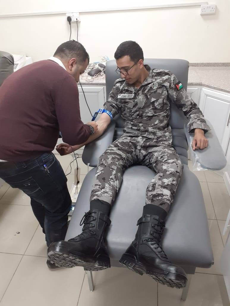 قوات الدرك تنفذ حملة للتبرع بالدم لمستشفى معان الحكومي