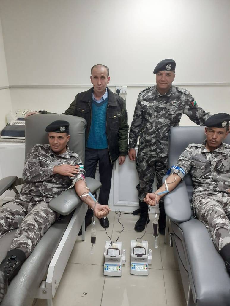 قوات الدرك تنفذ حملة للتبرع بالدم لمستشفى معان الحكومي