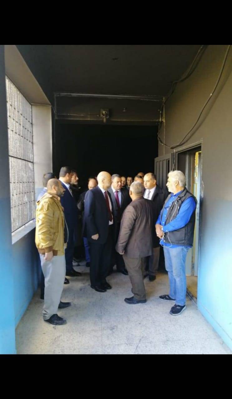 الرزاز يتفقد مدرسة مصعب بن عمير بالرمثا بعد تعرضها للحريق امس