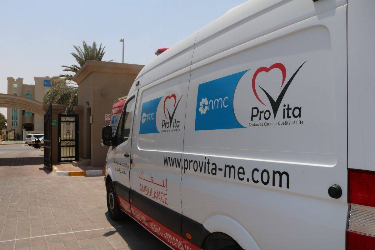 تحسُّن صحة مواطنة كویتیة مُسِّنة بشكل ملحوظ بفضل العلاج والرعایة على ید خبراء في مركز إن إم سي بروفیتا