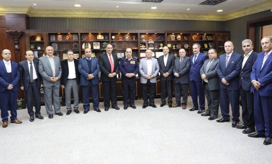 اللواء البزايعه يكرم عدد من ضباط  الدفاع المدني المتقاعدين