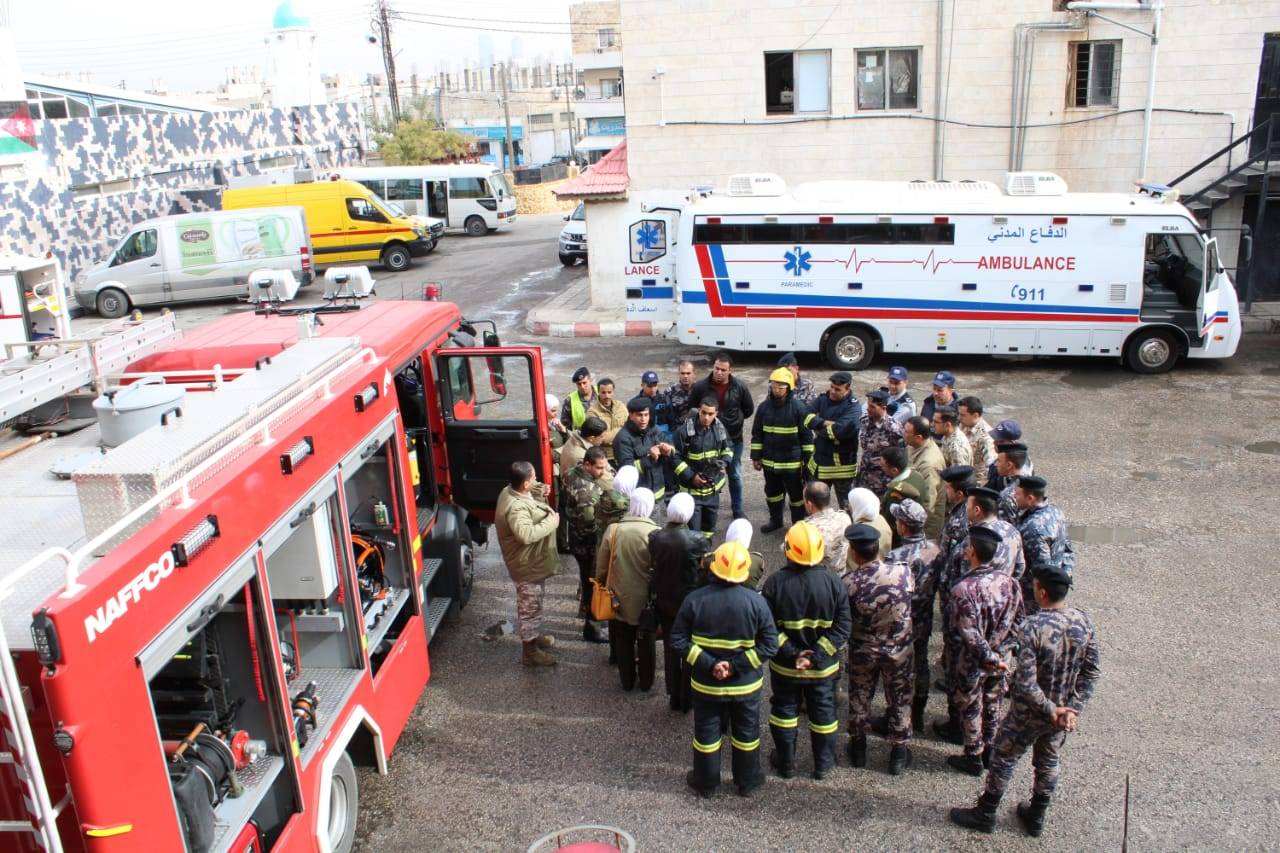 وفد من الخدمات الطبية الملكية يزور مديرية دفاع مدني غرب عمان