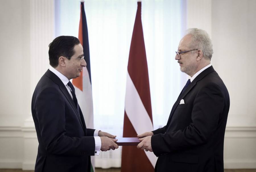 السفير التل يقدم اوراق اعتماده كسفير للمملكة معتمد غير مقيم لدى جمهورية لاتفيا