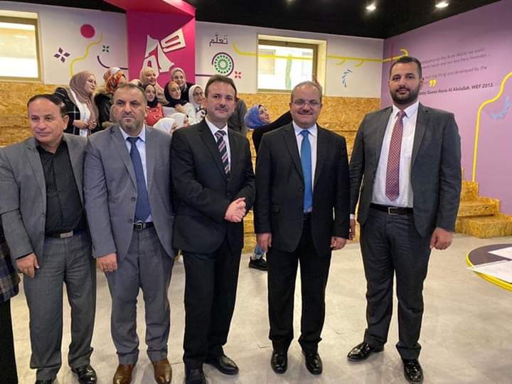 تخريج دفعة من متدربي دورة بناء الشخصية والصيدلانيات لطلبة جامعة جدارا في الجامعة الهاشمية