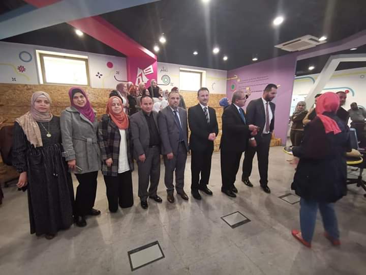 تخريج دفعة من متدربي دورة بناء الشخصية والصيدلانيات لطلبة جامعة جدارا في الجامعة الهاشمية