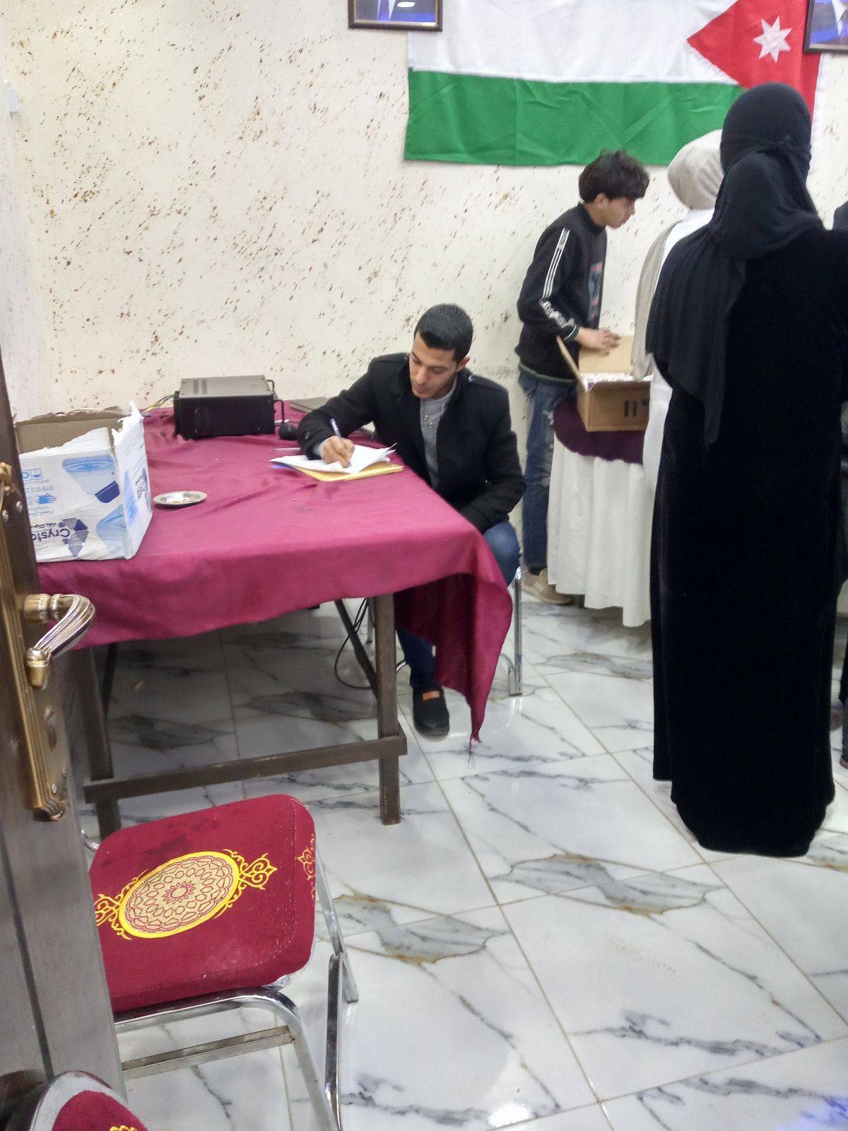 الدكتور عمر عواد الخالدي بالتعاون مع مستشفى الاستقلال ينظم يوم طبي مجاني بالخالدية / المفرق