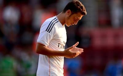 مسعود أوزيل يندد بصمت المسلمين على جرائم الصين بحق مسلمي تركستان الشرقية