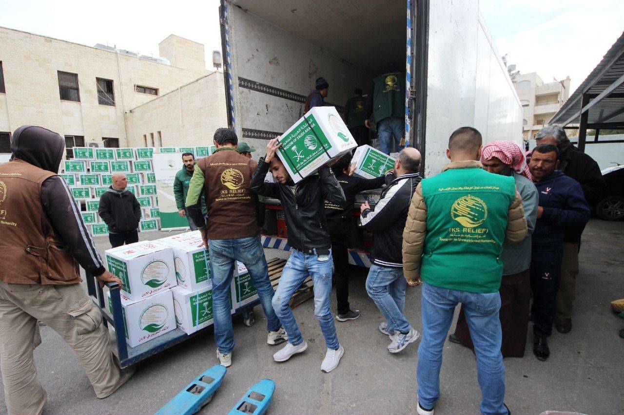 مركز الملك سلمان للإغاثة يدشن مشروع توزيع السلال الغذائية على السوريين في الأردن