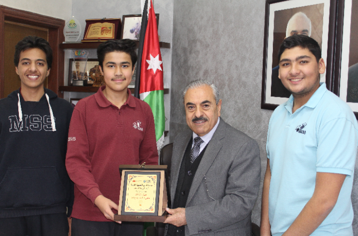 مدارس النظم الحديثة الثانويه ذكور تحرز المركز الاول بمسابقة هاكاثون
