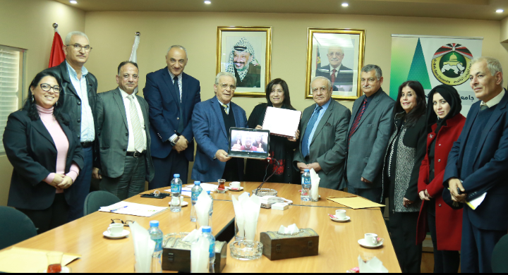 القدس المفتوحة تمنح شهادة الدكتوراه الفخرية لرئيس مؤسسة (Varkey)