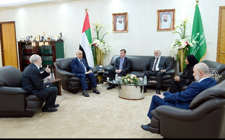 وفد من جامعة ولایة كارولینا الشمالیة في زیارة لجامعة الشارقة