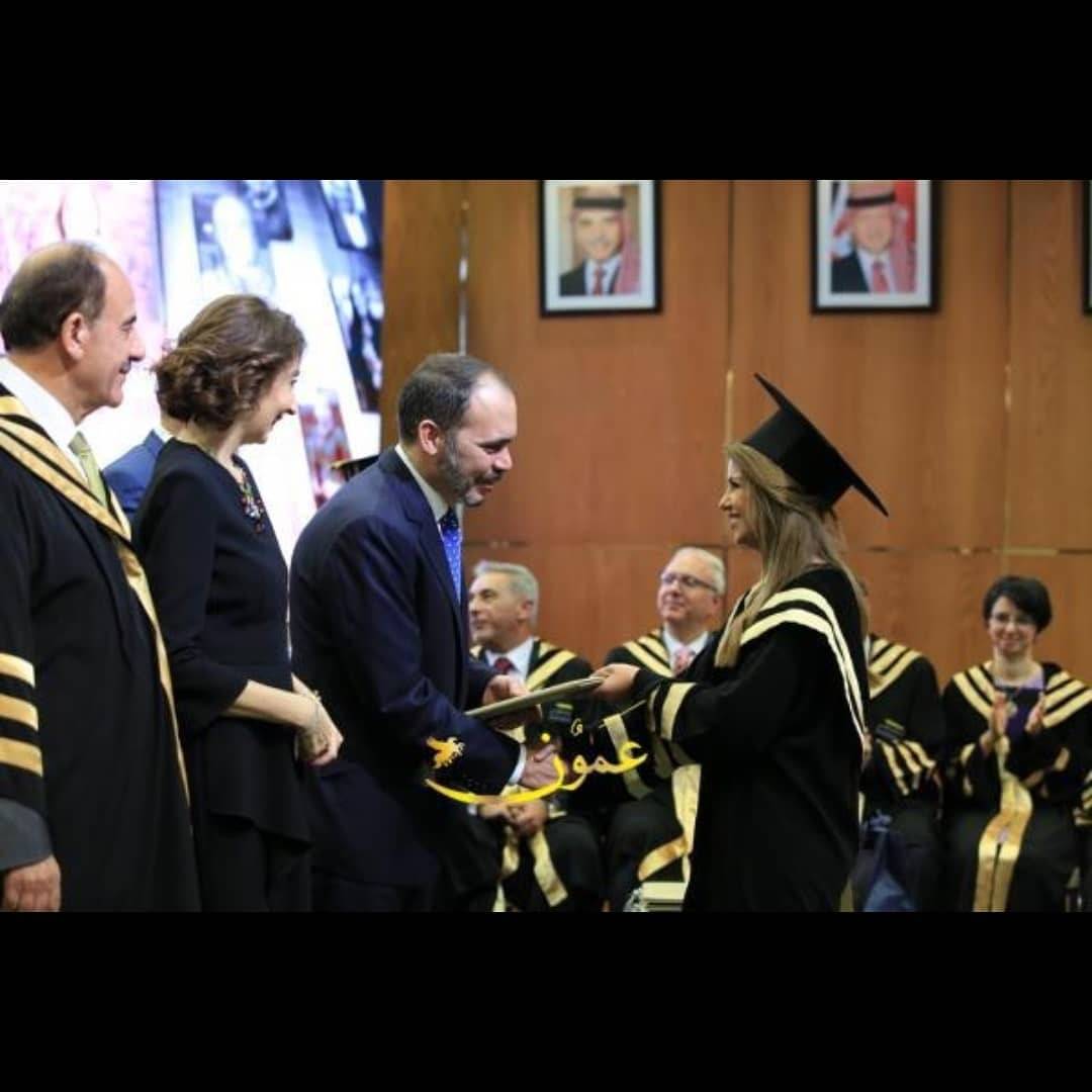 تخريج الفوج العاشر من طلبة الماجستير في الصحافة والإعلام الحديث في المعهد الاعلامي