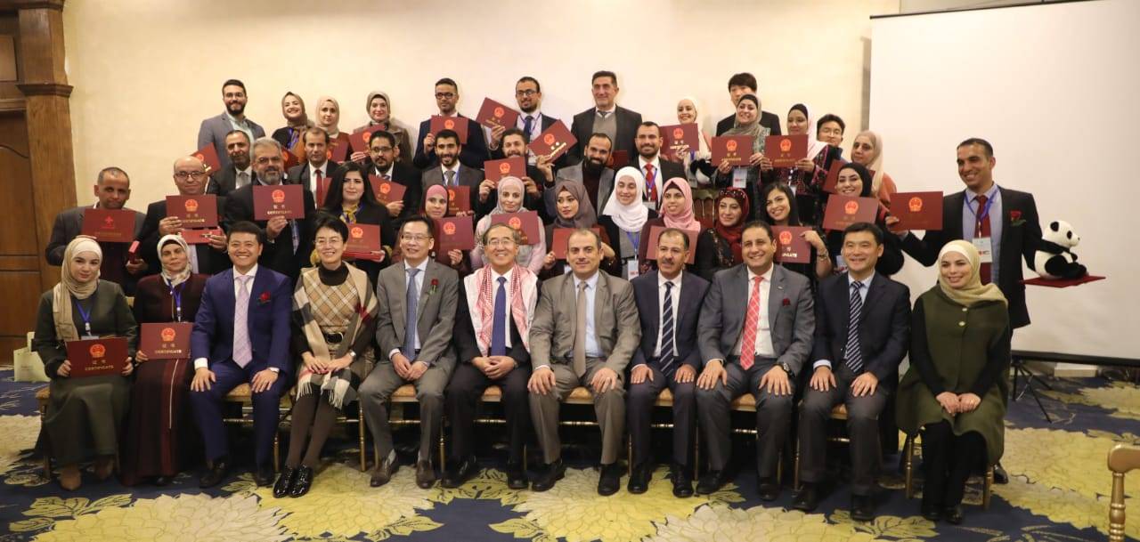 الوطني للبحوث الزراعية والسفارة الصينية يختتمان دورة تدريبية حول تكنولوجيا تحويل النفايات الزراعية إلى غاز حيوي وتوظيفها في الأردن