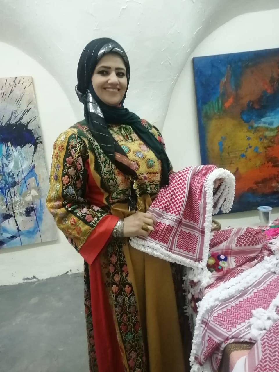 الملكة رانيا تزور مدينة الفحيص بمناسبة عيد الميلاد المجيد .. صور 