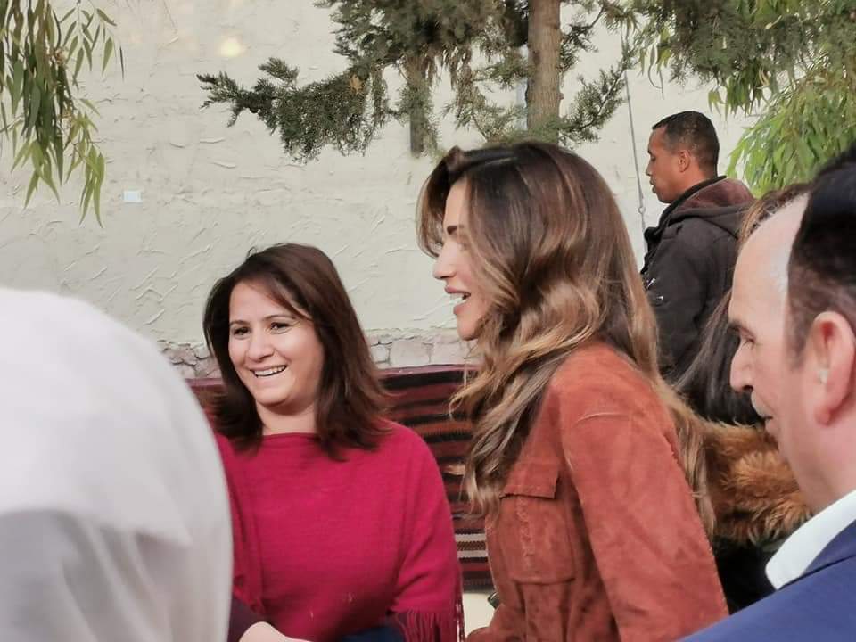 الملكة رانيا تزور مدينة الفحيص بمناسبة عيد الميلاد المجيد .. صور 