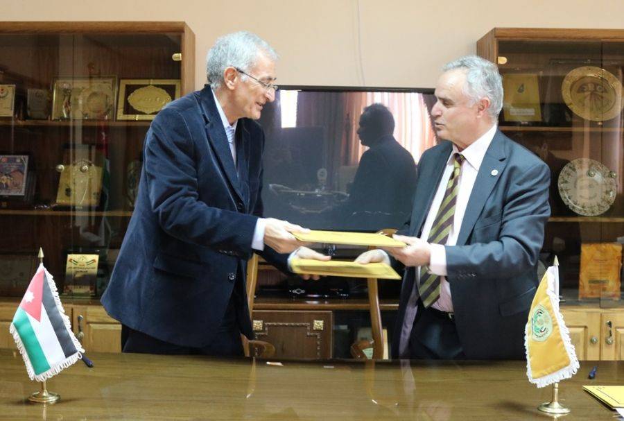 توقيع اتفاقية تنفيذ مشروع مبنى مركز بحوث وتطوير الطاقة المتجددة في جامعة الحسين بن طلال