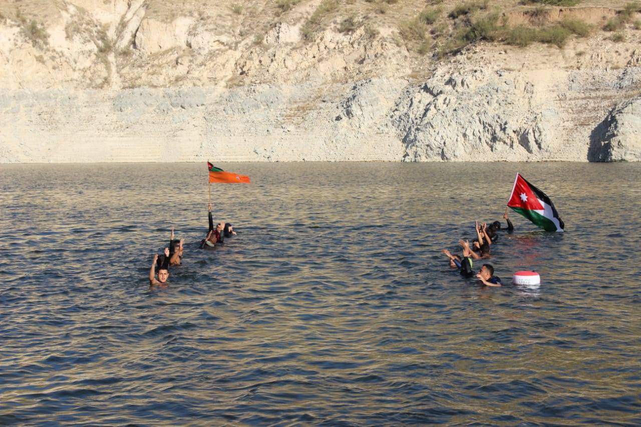 الدفاع المدني يحتفل بتخريج دورة الإنقاذ المائي في السدود والتجمعات المائية