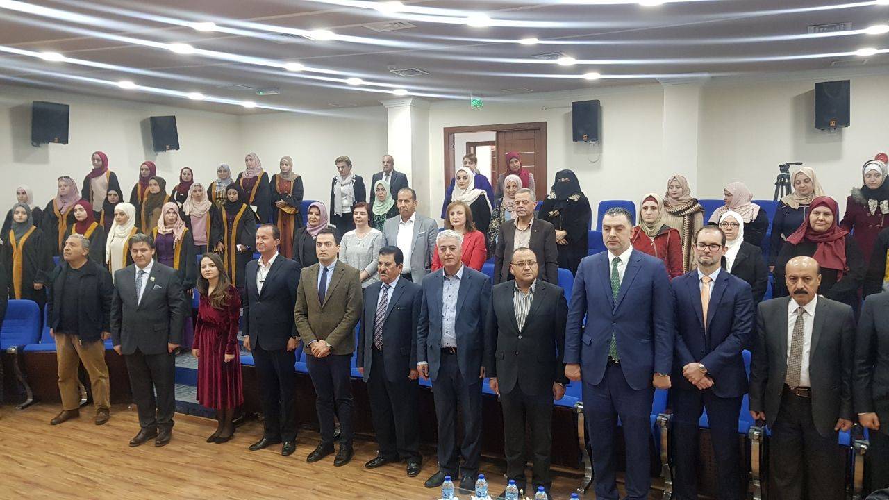 مندوبا عن رئيس الوزراء .. وزير العمل يرعى حفل تخريج عددا من الشابات المتدربات بغرفة صناعة الزرقاء