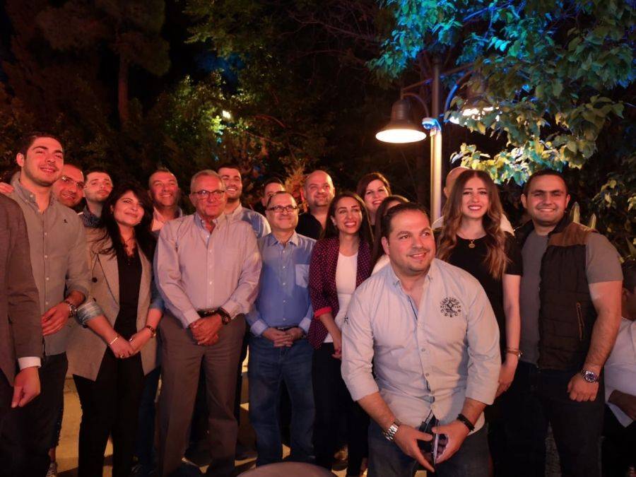 احتفالا بفوزھا بجائزة أفضل وكیل مرسیدسبنز على مستوى الشرق الأوسط : توفیق غرغور وأولاده تنظم رحلة لموظفیھا