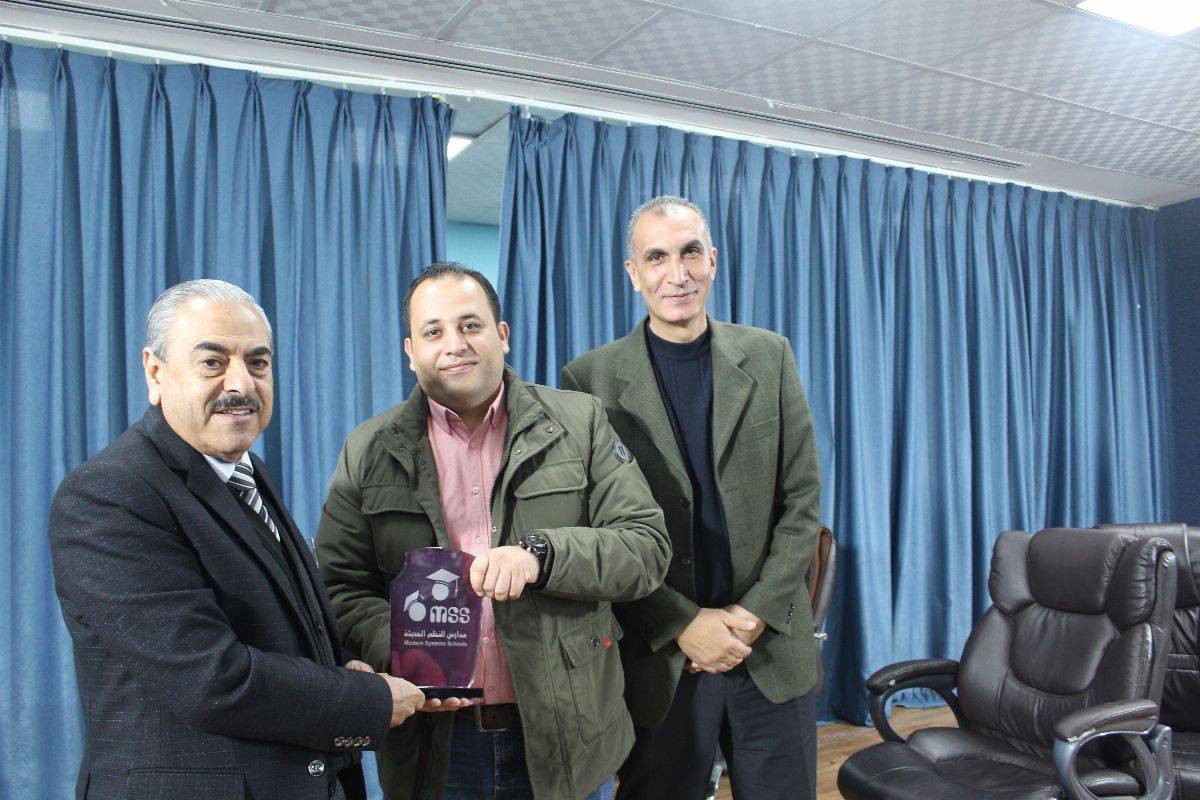 إدارة مكافحة الجرائم الإلكترونية تنظم ندوة حول الجرائم الألكترونية بمدارس النظم الحديثة 