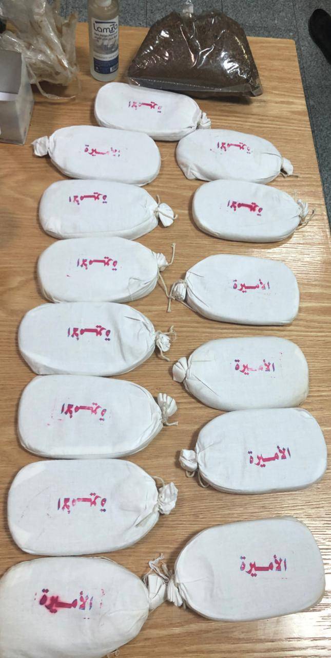 ضبط كميات كبيرة من المواد المخدرة بمداهمات لادارة مكافحة المخدرات لمروجين للمواد المخدرة في محافظتي العاصمة والبلقاء