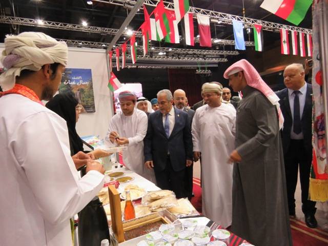 افتتاح معرض وبازار الطلبة العرب في جامعة عمان الأهلية