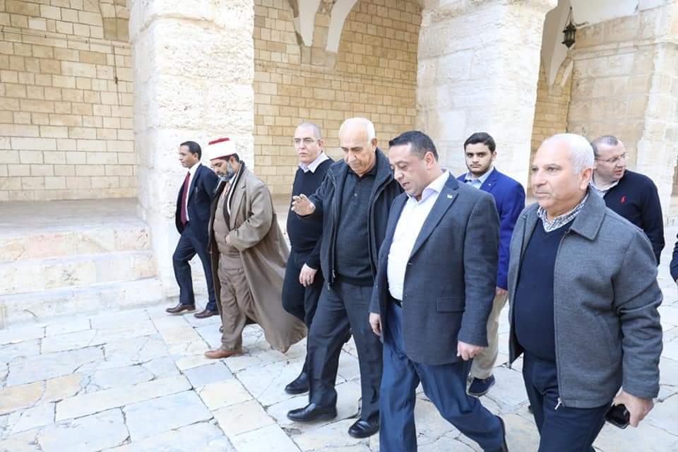 الداوود ينقل تحيّات الملك لموظفي أوقاف القدس