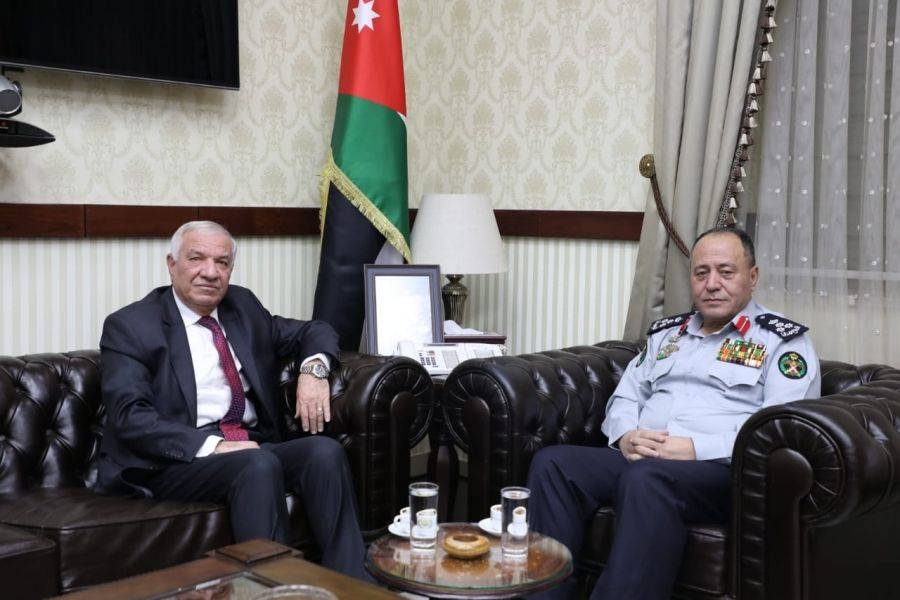 مدير الدفاع المدني يلتقي مدير دائرة  أوقاف القدس