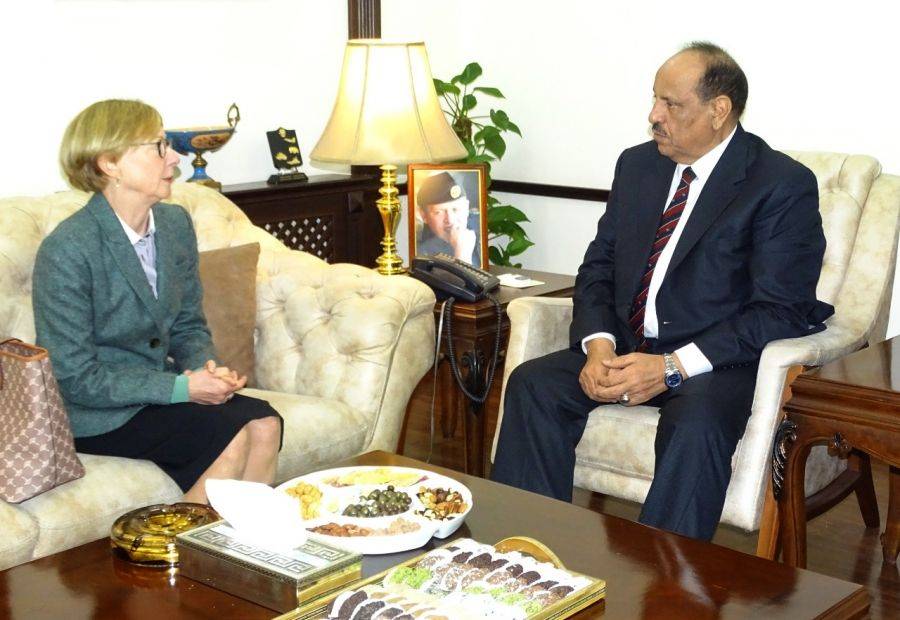 وزير الداخلية يلتقي السفيرة الالمانية في عمان