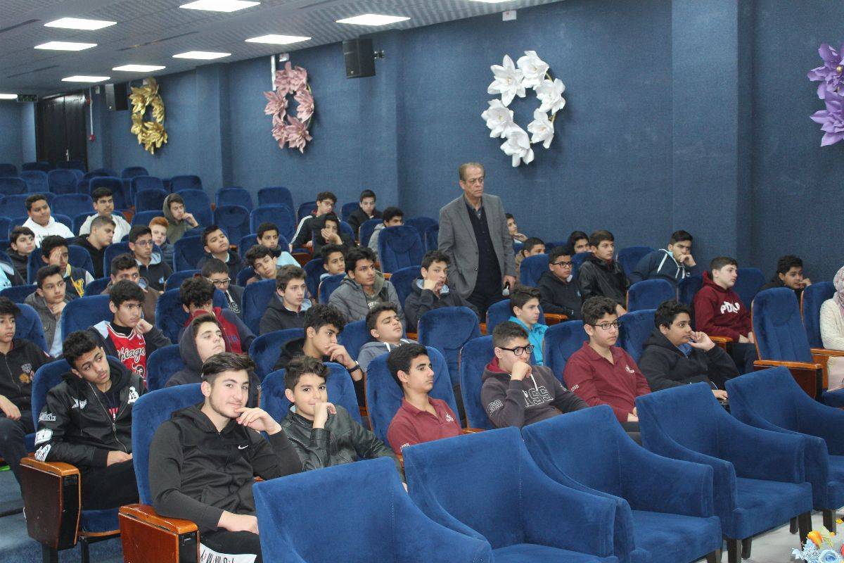 مدارس النظم الحديثة تستضيف إدارة مكافحة المخدرات لتقديم ندوة توعوية حول آفـة المخدرات