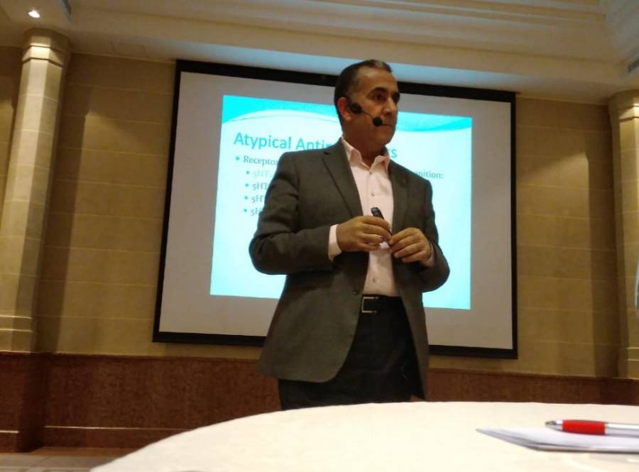 رئيس جمعية أطباء الأمراض النفسية الأردنية يحاضر عن اضطراب ثنائي القطب