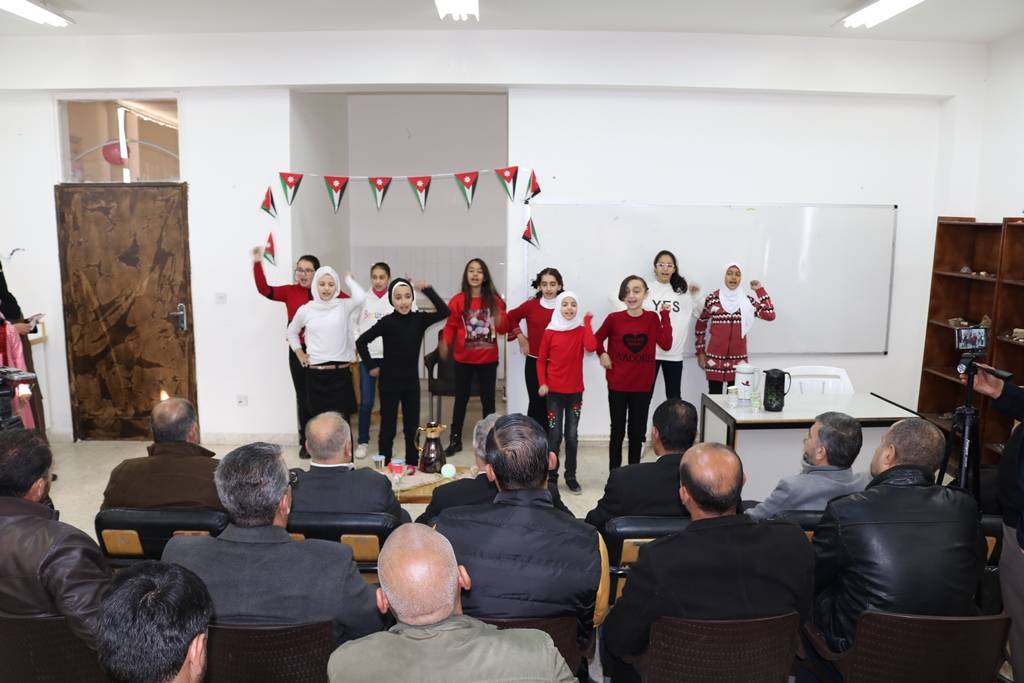 افتتاح قاعة حاسوب ومعرض إعادة تدوير في مدرسة جامعة الحسين بن طلال التطبيقية