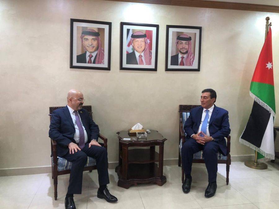 السفير العراقي في الاردن يلتقي رئيس مجلس النواب الأردني لبحث العلاقات بين البلدين