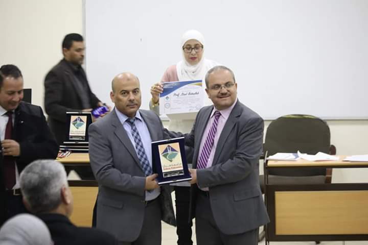 كلية العلوم وتكنولوجيا المعلومات بجامعة جدارا تكرم هيئتها التدريسية وأوائل الأقسام والطلبة المتميزين فيها