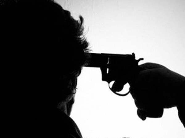 شخص يطلق على ابنه ثم ينتحر في محافظة إربد والأمن يحقق