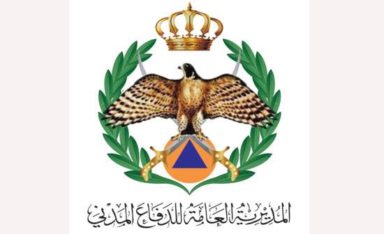 الدفاع المدني يخمد حريق مركبة  في محافظة جرش