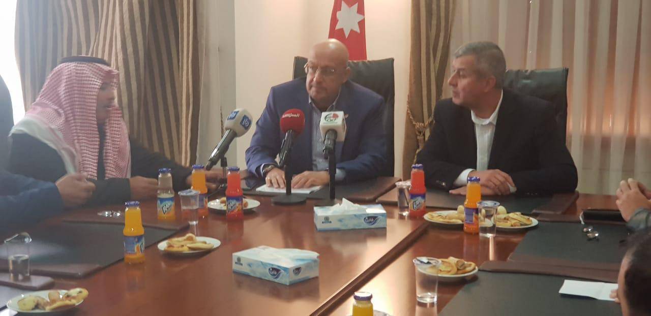وزير المياه ووزير البيئة يوقعان اتفاقيات جديدة لمشروع زراعة الاعلاف المستدامة في جنوب عمان