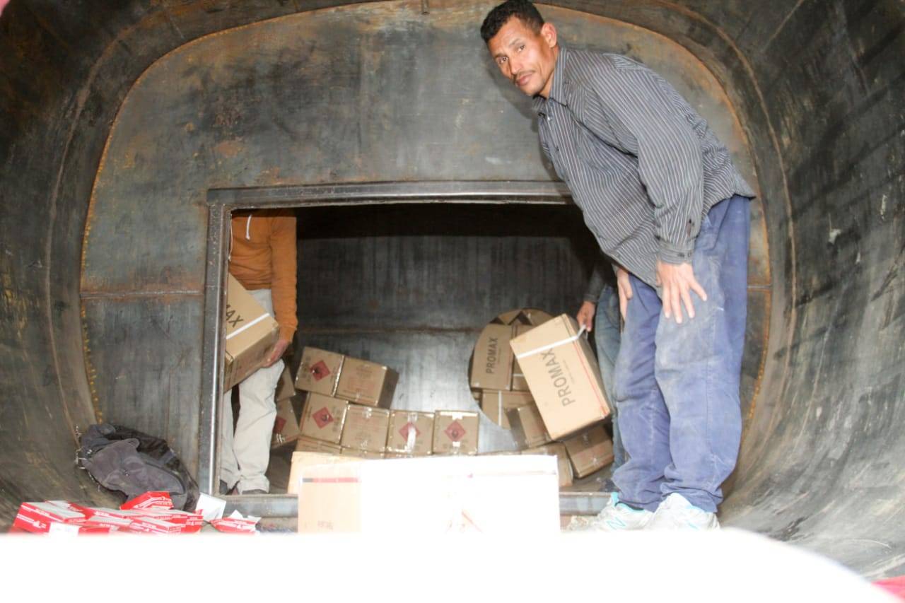 الجمارك : ضبط صهريج سريع الاشتعال محمل بالالبسة في اول ايام العام الجديد