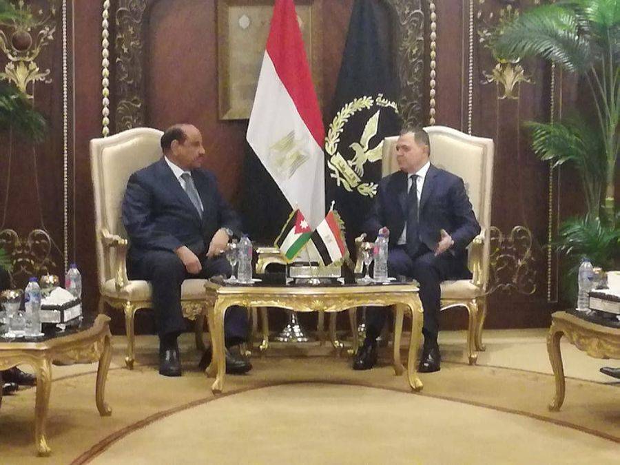 وزير الداخلية سلامة حماد يلتقي نظيره المصري خلال زيارته للقاهرة