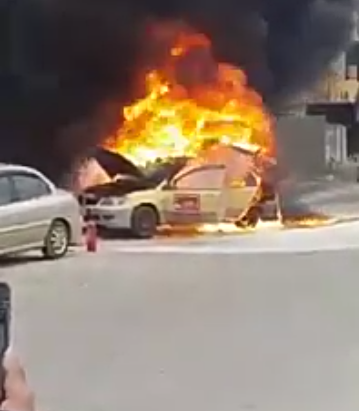 عاجل .. حادثة حريق تاكسي في محافظة إربد .. فيديو